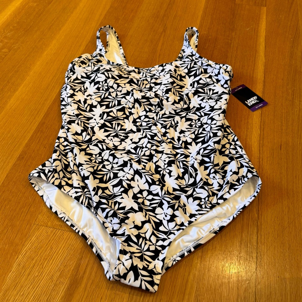 Lands' End Womwn’s New Wirh Tags Floral One Piece Swimsuit Size XXL  Resortwear